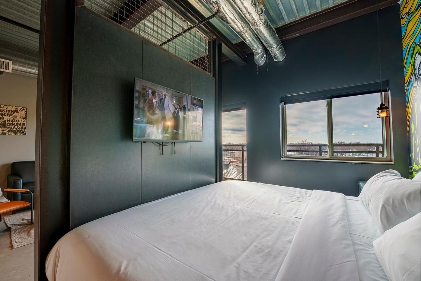 Brewhalla Hotel *